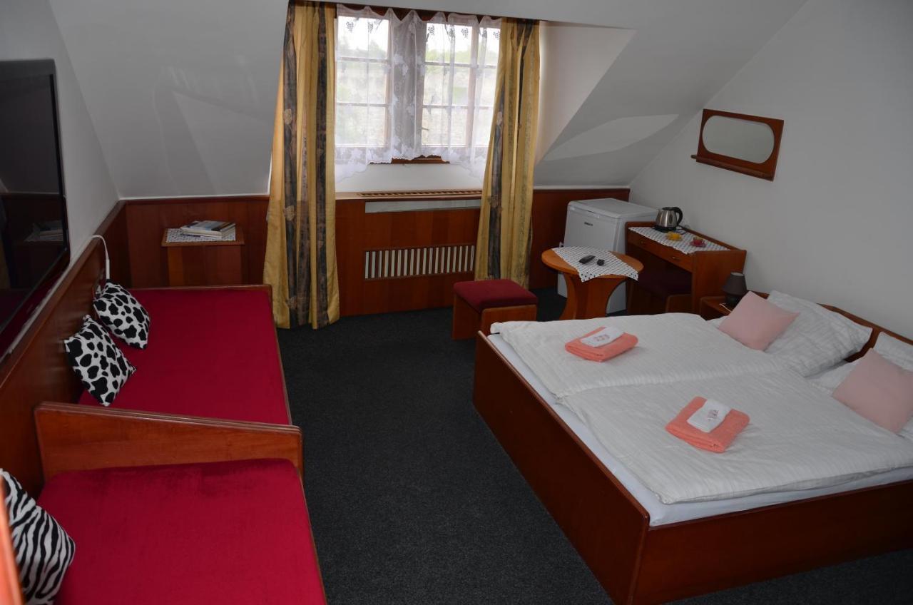 Guesthouse Zlaty Hrozen Česká Lípa Exterior foto